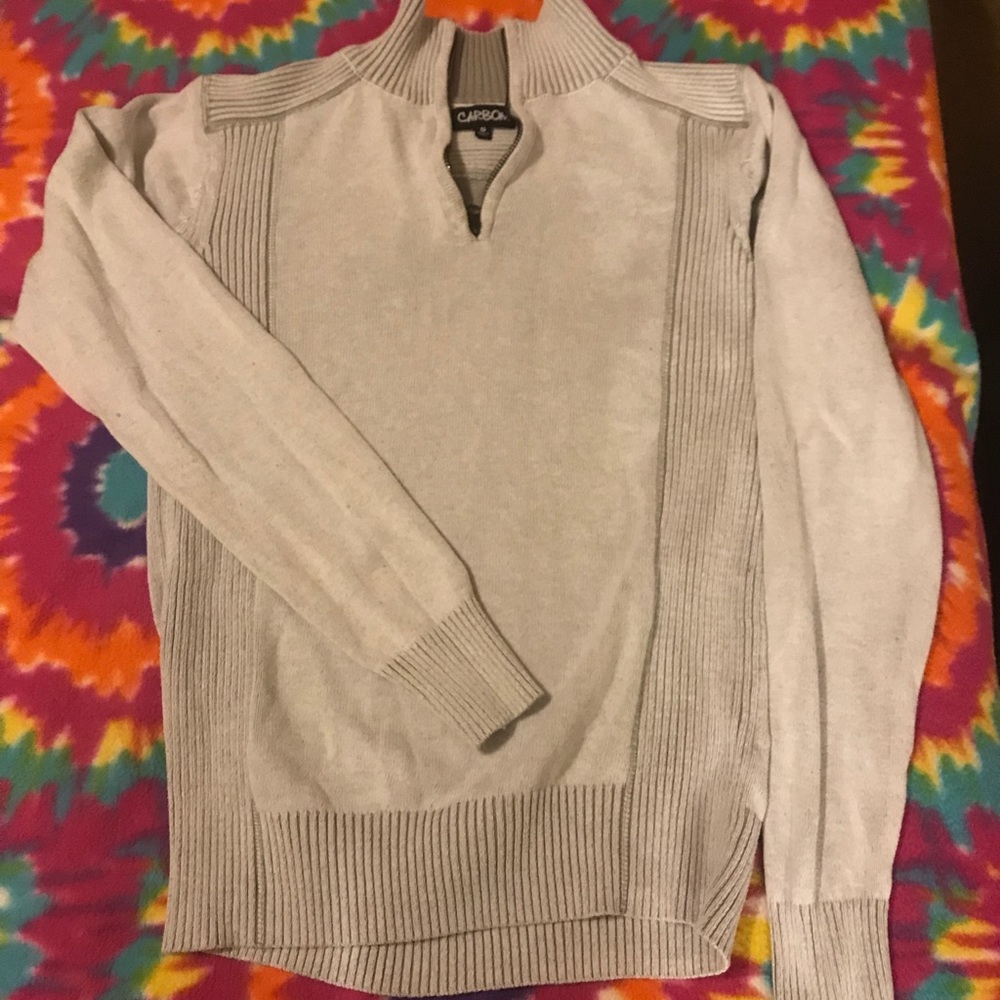 Men’s gray sweater, quarter zip around neck